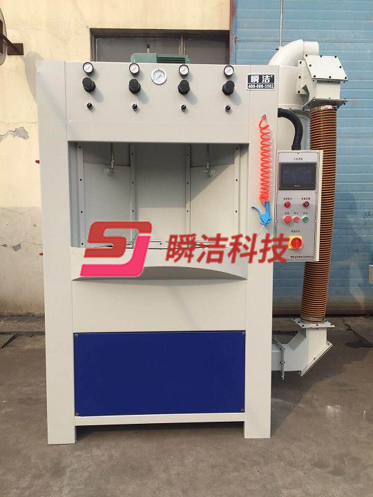 汽車(chē)輪轂轉(zhuǎn)盤(pán)式噴砂機(jī)